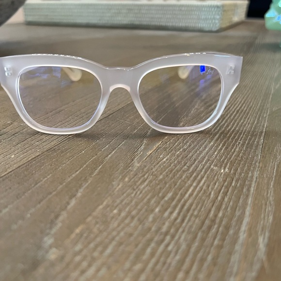 CADDIS Eye Appliance. Miklos. 1.00 Lens Power with Blue Light Filtering. - Picture 2 of 8